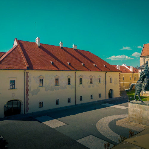 Expozitia &quot;Martisoare cu istorie, 1879-1940&quot; la Alba Iulia