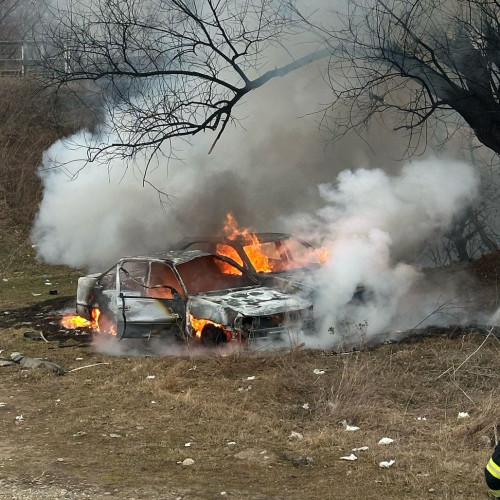 Incendiu la un autoturism în Sebeș