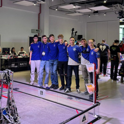 Echipa de robotică XEO s-a calificat la etapa națională a Concursului FIRST Tech Challenge