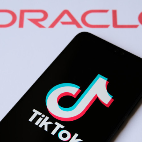 Oracle negociază preluarea TikTok, în ciuda îngrijorărilor de securitate