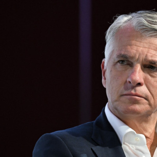 Remuneratia directorului UBS atinge 14,9 milioane franci în 2024