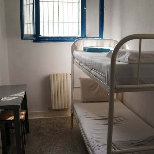 Fost detinut la Penitenciarul Aiud, trimis in judecata pentru distrugeri