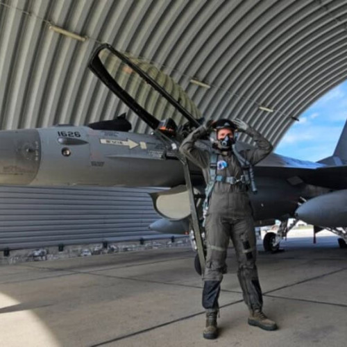 Prima femeie pilot pe F-16 din România