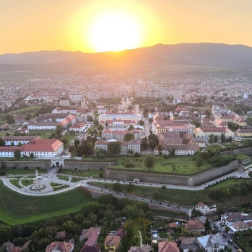 Cetatea Alba Iulia devine &quot;Ținutul Fericirii&quot; de Ziua Copilului
