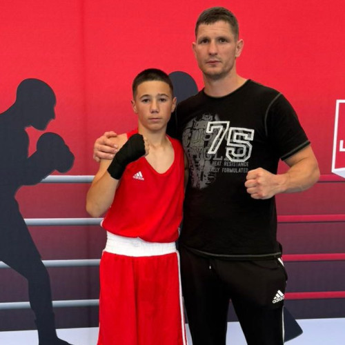 David Aurelian Popescu, tânărul boxeur din Alba Iulia, face performanțe la Cupa României