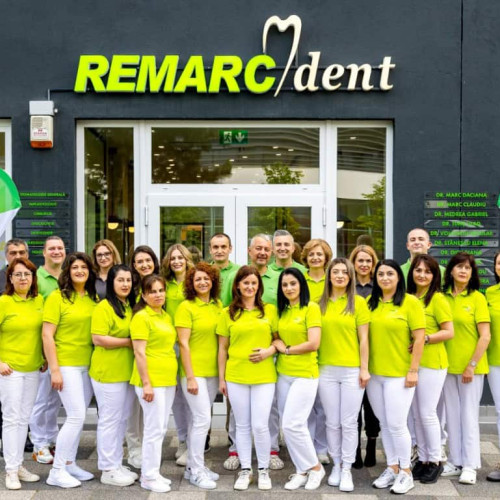 Remarc Dent și-a deschis o nouă clinică în Alba Iulia, într-un spațiu modern și primitor, situat pe Bulevardul Tudor Vladimirescu nr. 3-4, vizavi de magazinul Lidl Centru. Potrivit site-ului alba24.ro, evenimentul de inaugurare a avut loc într-o atmosferă caldă și emoționantă, la care au participat familia, prietenii și colaboratorii apropiați ai echipei.