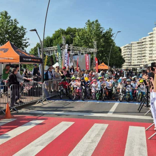 Copii au sărbătorit Ziua Copilului în Alba Iulia printr-o competiție de ciclism