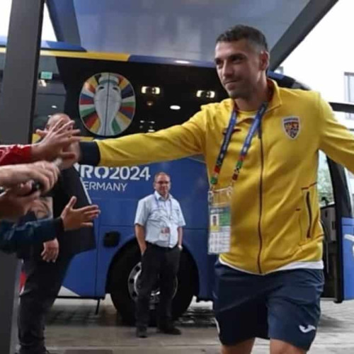 Nicolae Stanciu, căpitanul echipei naționale de fotbal a României, a declarat duminică seara, înainte de antrenamentul de la Centrul de Fotbal Mogosoaia, că echipa speră la o victorie în meciul din deplasare cu Austria, din preliminariile Campionatului Mondial din 2026. Potrivit sursei alba24.ro, jucătorul a spus că își doresc foarte mult calificarea la turneul final.