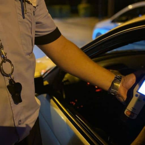 Barbat din Cergau, cercetat pentru conducere sub influența alcoolului și fără permis valabil