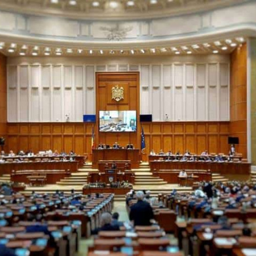 Camerele Deputaților au adoptat la mijlocul acestei săptămâni un proiect de lege care prevede pedepse mai dure pentru infracțiunile de lovire și alte acte de violență, potrivit autnortăților. Potrivit site-ului alba24.ro, legea face parte din campania „România fără violență” și aduce modificări importante în Codul penal și în Legea nr. 26/2024 privind ordinul de protecție. Scopul acestei legi este să ofere autorităților instrumente mai eficiente pentru combaterea violenței de orice fel.