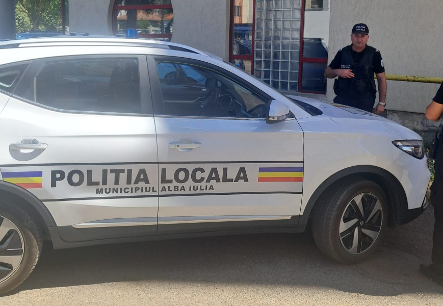 Fetiță găsită în curtea unei clădiri abandonate din centrul municipiului Alba Iulia. A fost predată familiei
