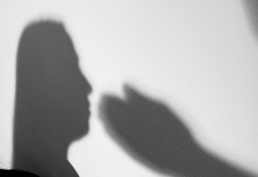 Subvenții de 2.250 lei pe lună pentru angajarea victimelor violenței domestice. Decizie la Guvern