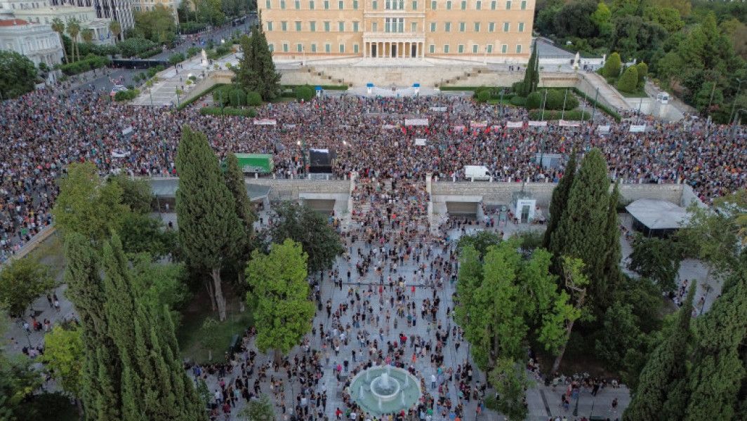 Violențe în Atena după proteste anti-guvernamentale
