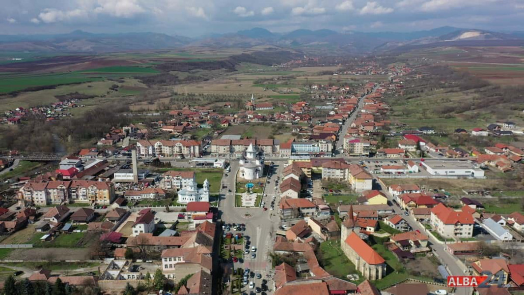 Restricții de trafic în Teiuș pentru remedierea unei defecțiuni la șanțul betonat
